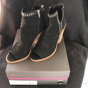 Vince Camuto peep toes